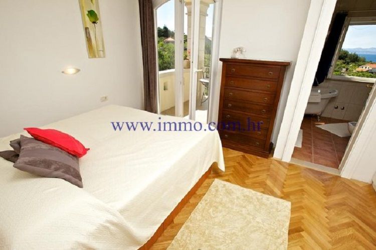 Villa on Brac, Croatia, 300 m² - picture 10