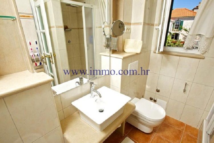 Villa on Brac, Croatia, 300 m² - picture 11