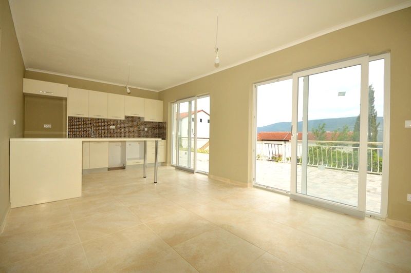 Appartement à Herceg-Novi, Monténégro, 60 m² - image 1