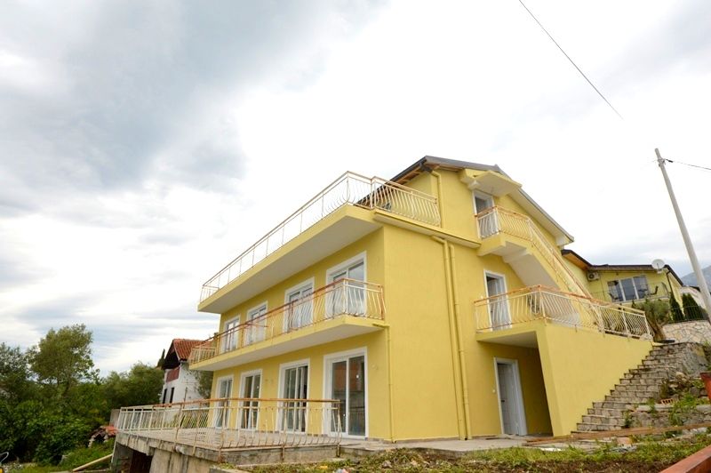 Flat in Herceg-Novi, Montenegro, 60 m² - picture 2