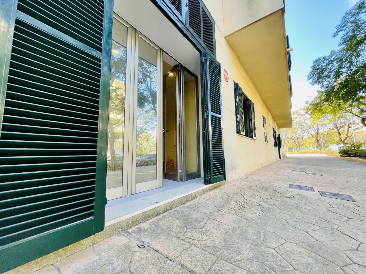 Commercial property in Palma de Mallorca, Spain, 183 m² - picture 1