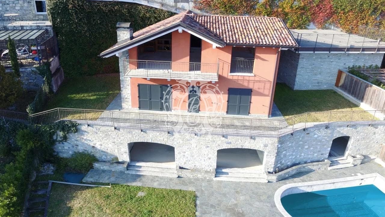 Villa en Menaggio, Italia, 315 m² - imagen 1