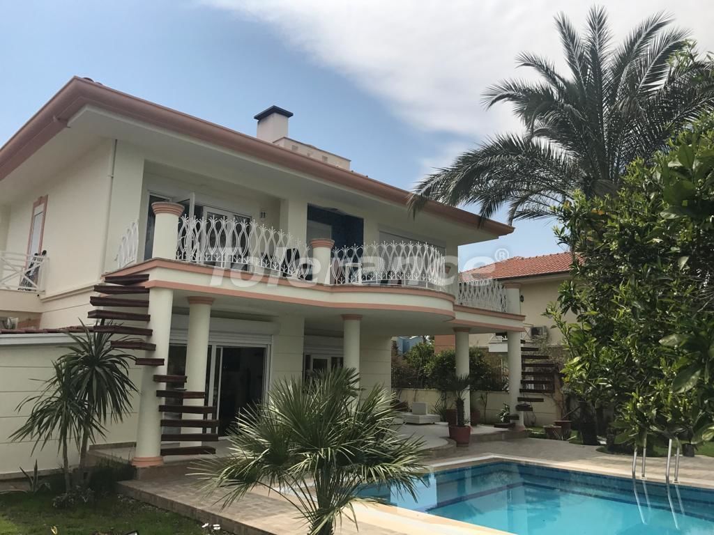 Villa à Camyuva, Turquie, 280 m² - image 1