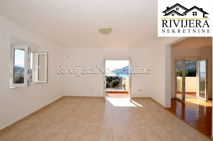 Flat in Igalo, Montenegro, 72 m² - picture 1