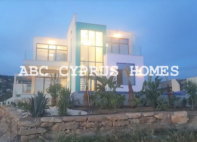 Villa in Peyia, Cyprus, 250 m² - picture 1