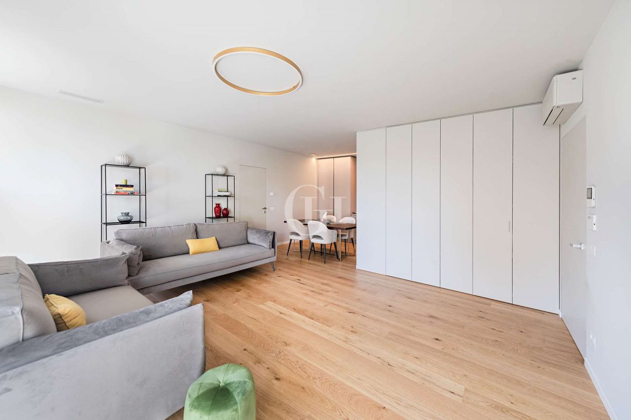 Apartamento por Lago de Garda, Italia, 130 m² - imagen 2