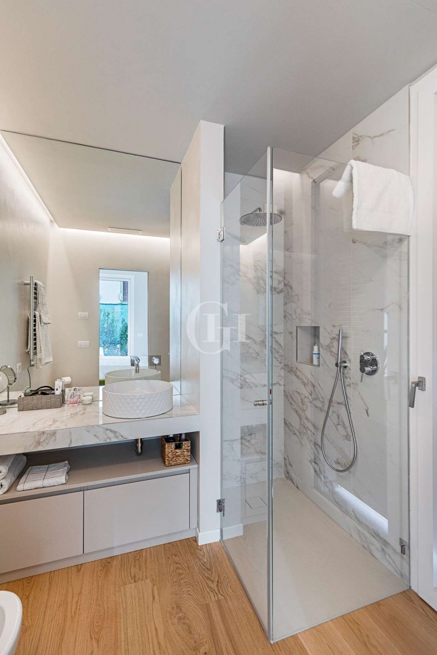 Apartamento por Lago de Garda, Italia, 130 m² - imagen 9