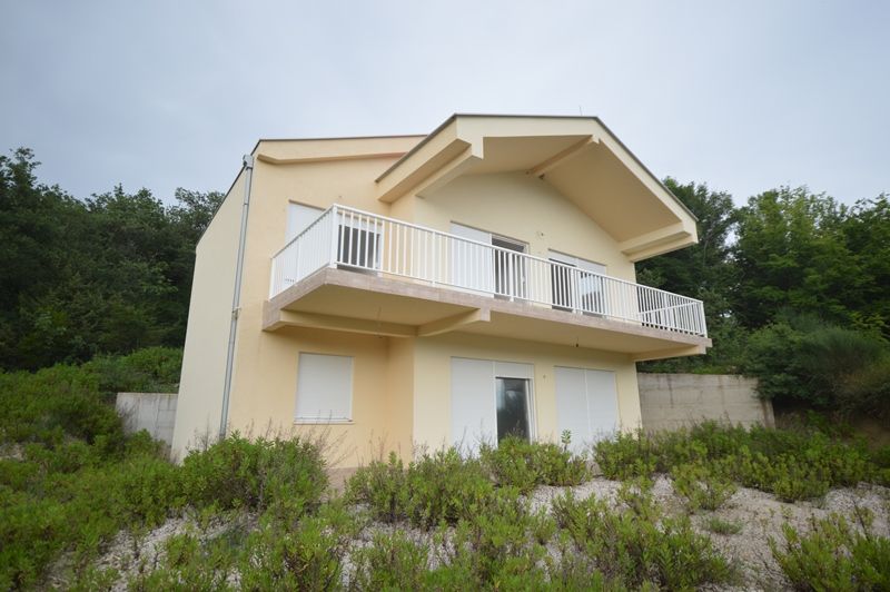 Haus in Herceg-Novi, Montenegro, 223 m² - Foto 1