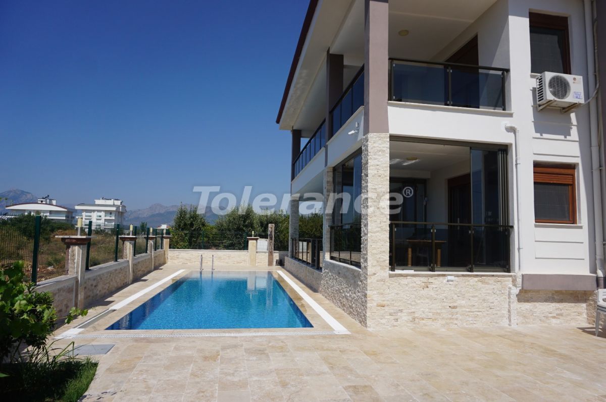 Villa à Antalya, Turquie, 450 m² - image 1