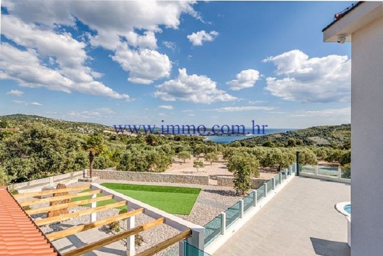 Villa in Rogoznica, Croatia, 300 m² - picture 1