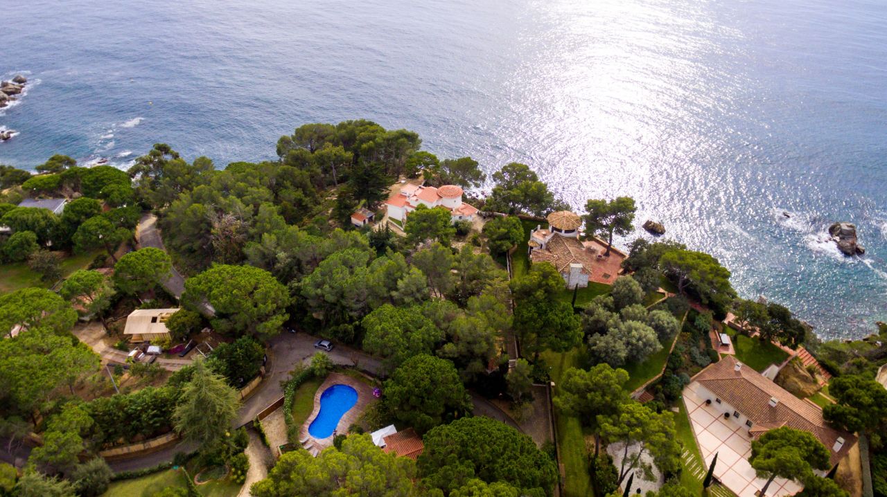 Villa en Lloret de Mar, España, 200 m² - imagen 2