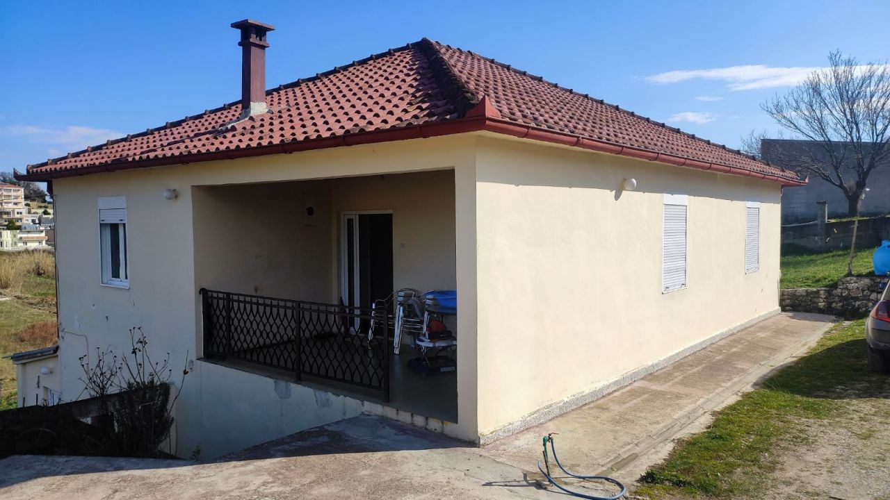 Haus in Ulcinj, Montenegro, 150 m² - Foto 1