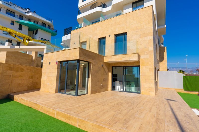 Maison urbaine à Villajoyosa, Espagne, 145 m² - image 1