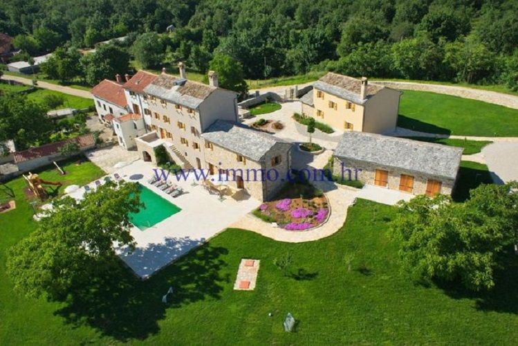 Domaine à Motovun, Croatie, 1 020 m² - image 1