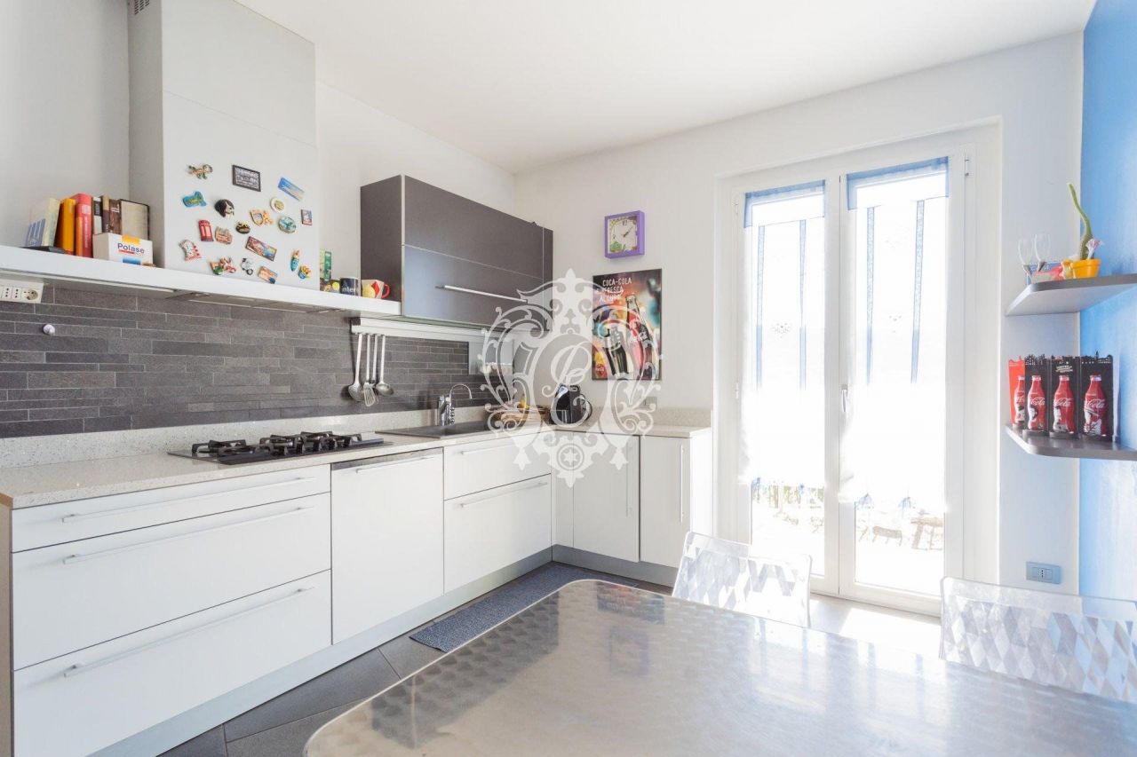 Villa a Cernobbio, Italia, 230 m² - foto 12