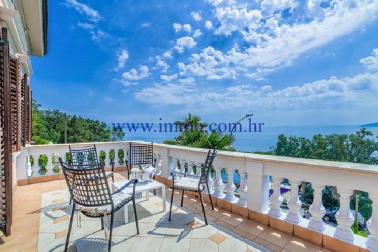 Villa à Opatija, Croatie, 236 m² - image 1