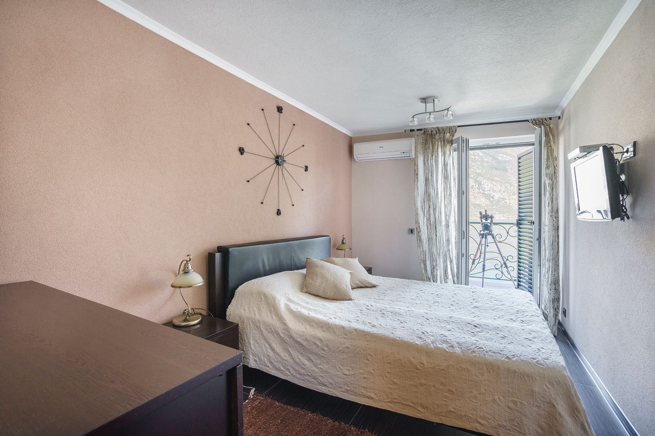 Villa in Stoliv, Montenegro, 300 m² - picture 12