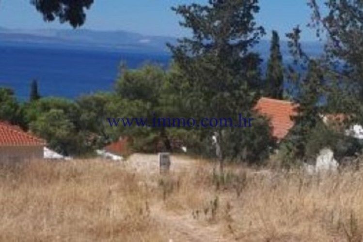 Land in Sutivan, Croatia, 2 000 m² - picture 1