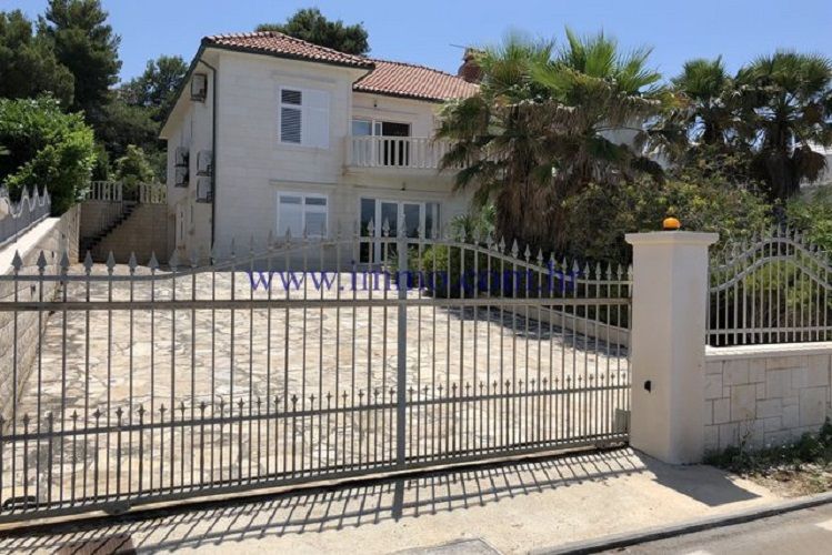 Haus in Brač, Kroatien, 225 m² - Foto 1