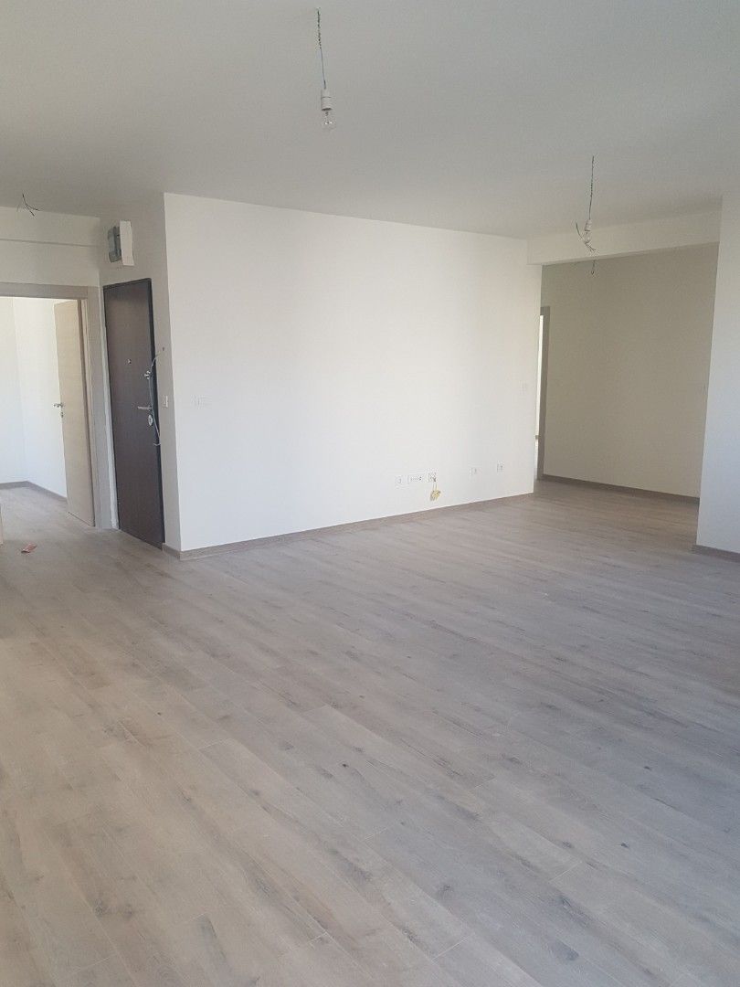 Appartement à Tivat, Monténégro, 93 m² - image 1