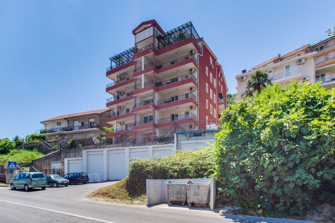 Flat in Budva, Montenegro, 87 m² - picture 2