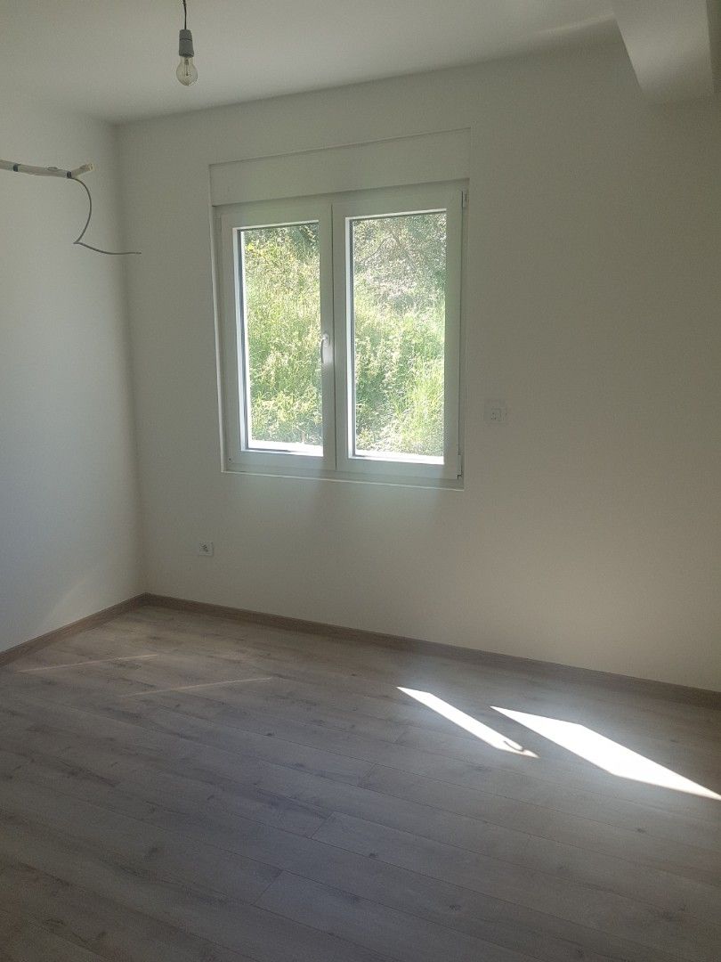 Appartamento a Tivat, Montenegro, 93 m² - foto 2