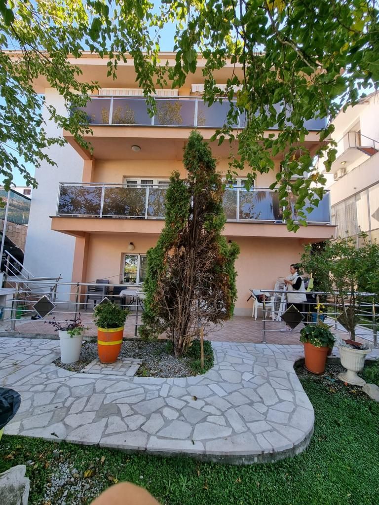 Maison à Tivat, Monténégro, 200 m² - image 4