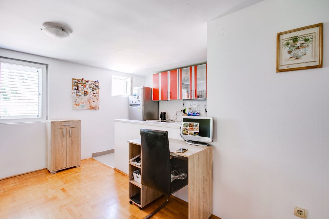 Flat in Budva, Montenegro, 87 m² - picture 7