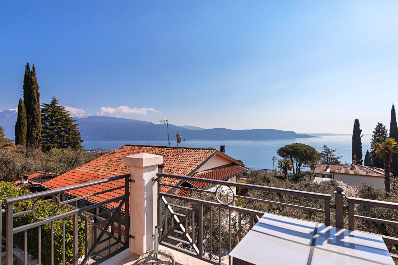 Villa on Lake Garda, Italy, 450 m² - picture 2