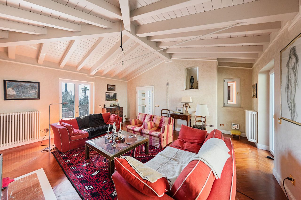 Villa on Lake Garda, Italy, 450 m² - picture 6