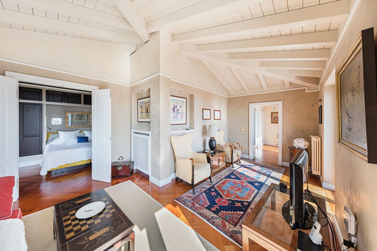 Villa on Lake Garda, Italy, 450 m² - picture 10