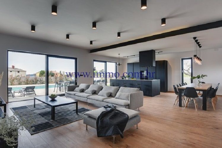 Villa en Pula, Croacia, 470 m² - imagen 2