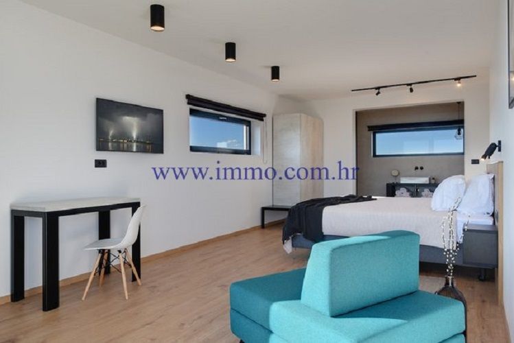 Villa en Pula, Croacia, 470 m² - imagen 12