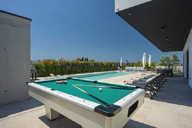 Villa en Pula, Croacia, 470 m² - imagen 16