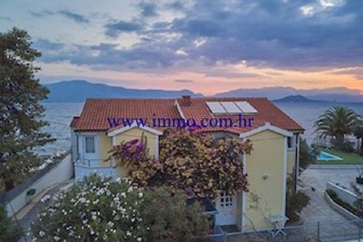 Villa à Trogir, Croatie, 250 m² - image 1