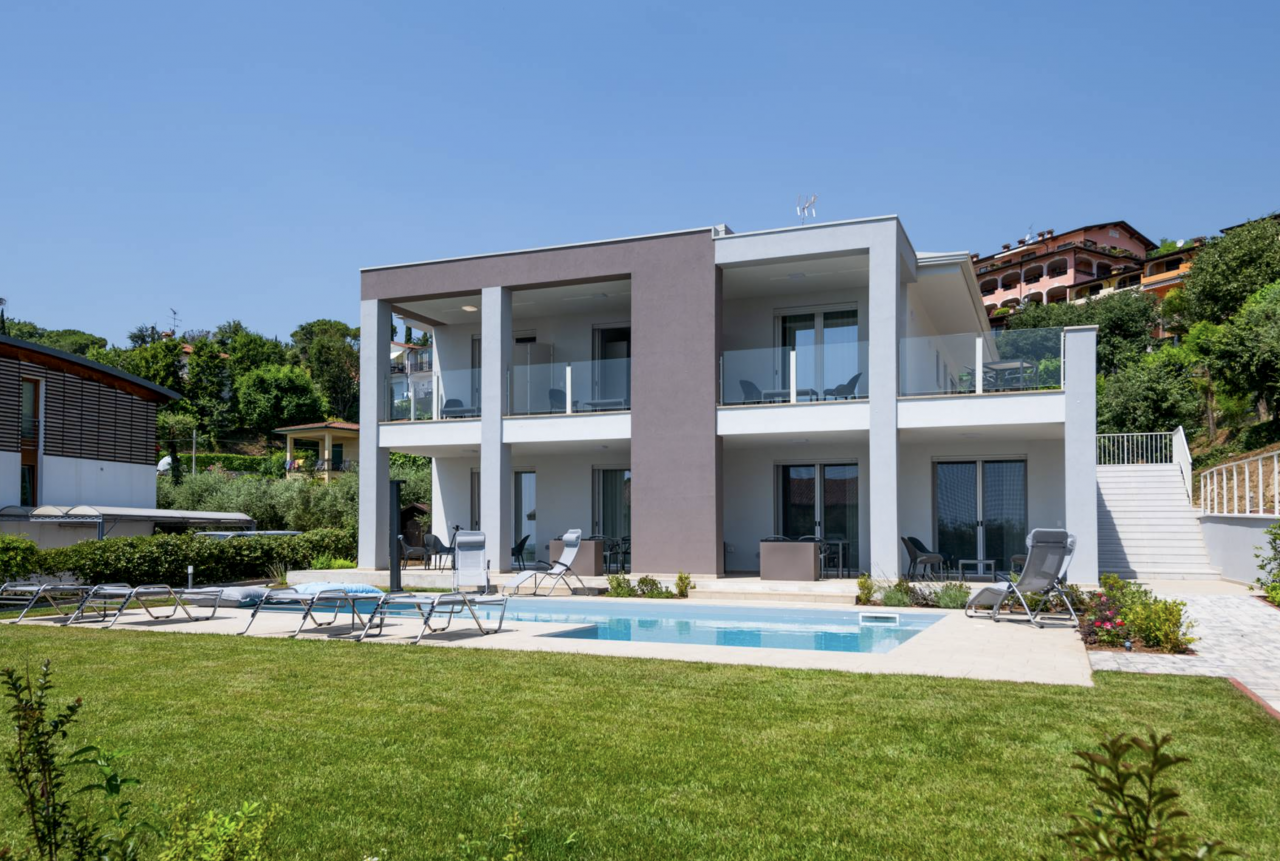 Villa in Gardasee, Italien, 320 m² - Foto 1