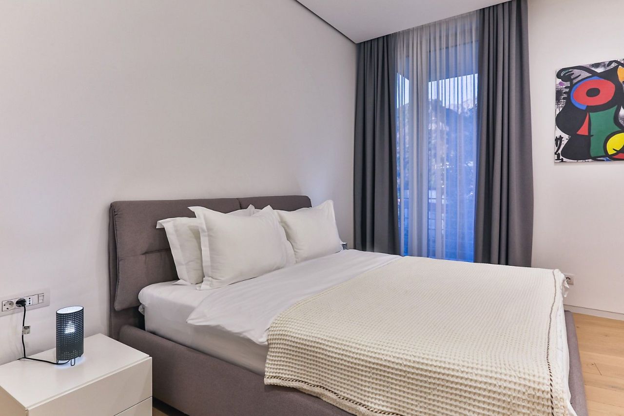 Piso en Budva, Montenegro, 195 m² - imagen 10