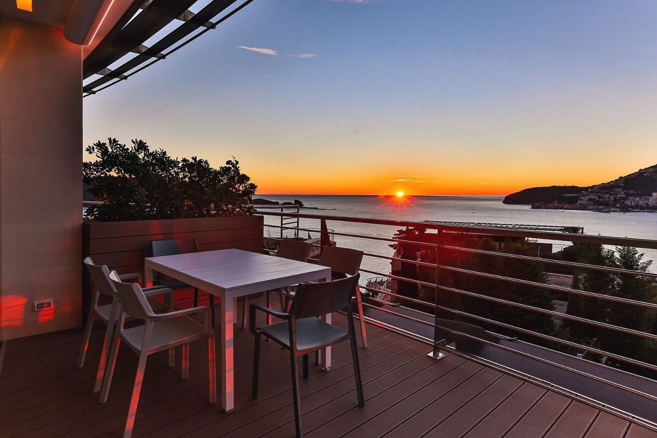 Piso en Budva, Montenegro, 195 m² - imagen 18