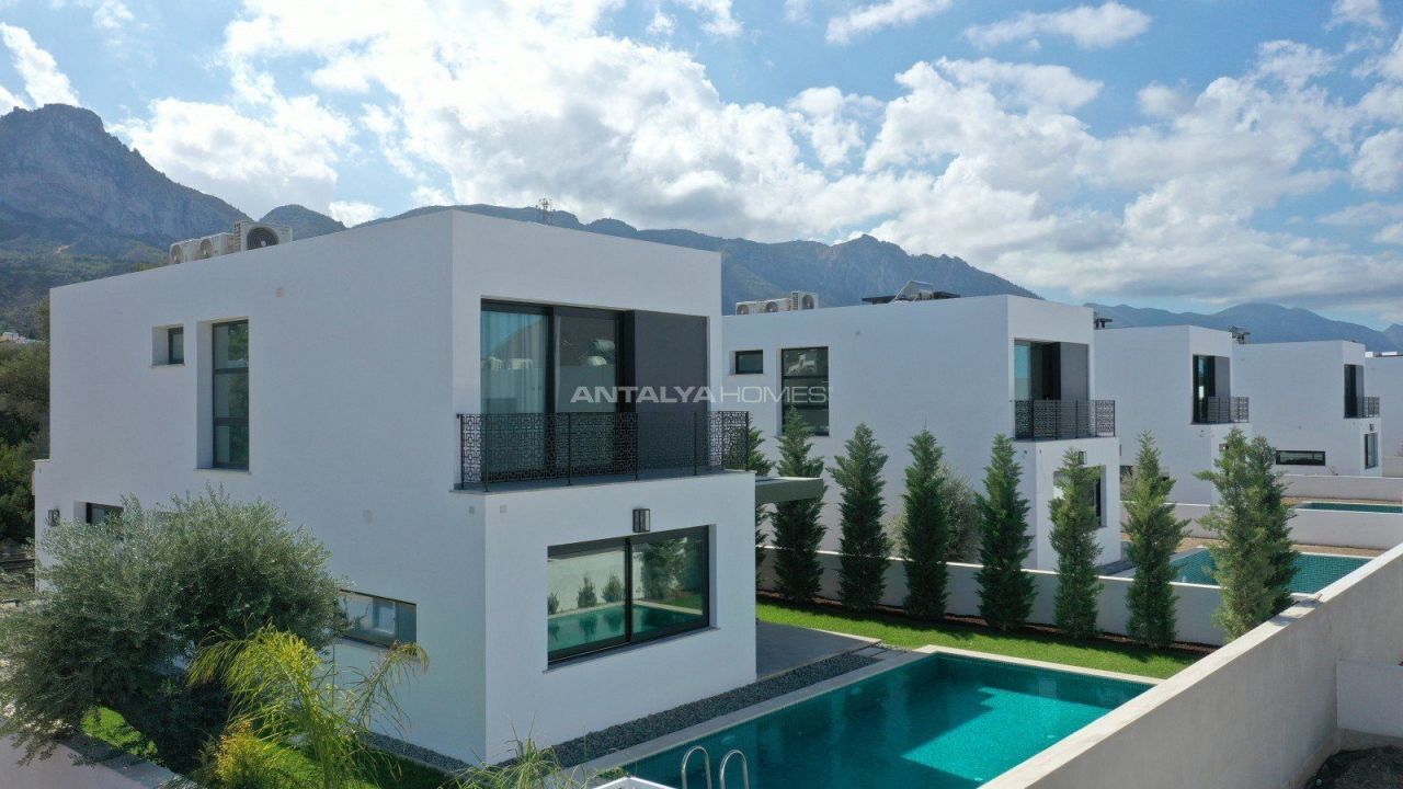 Villa en Kyrenia, Chipre, 216 m² - imagen 1