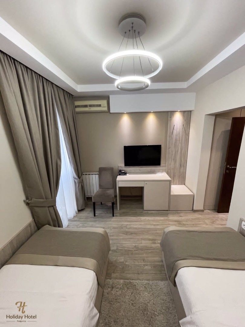 Hotel en Podgorica, Montenegro, 1 000 m² - imagen 8