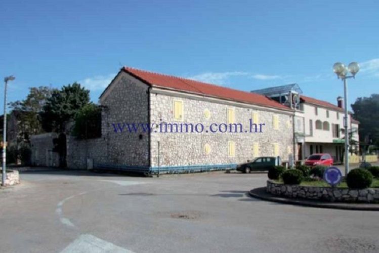 Maison en Šibenik, Croatie, 1 200 m² - image 2