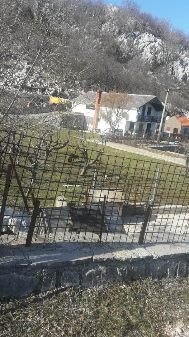 Haus in Bar, Montenegro, 250 m² - Foto 3