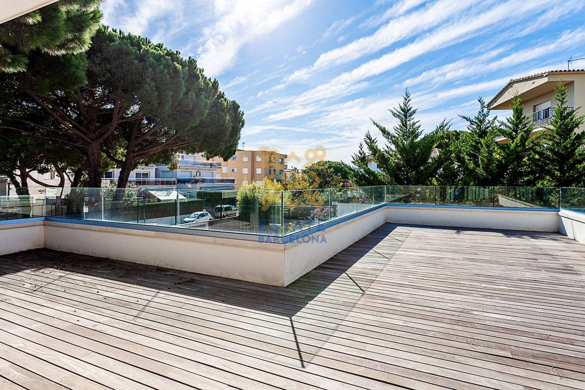 Casa en la Costa Brava, España, 875 m² - imagen 10