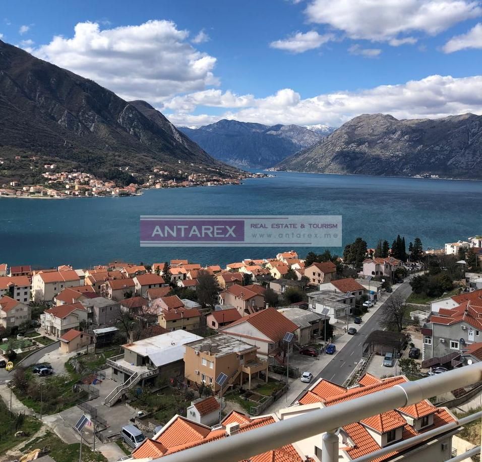 Apartment in Dobrota, Montenegro, 112 m² - picture 1