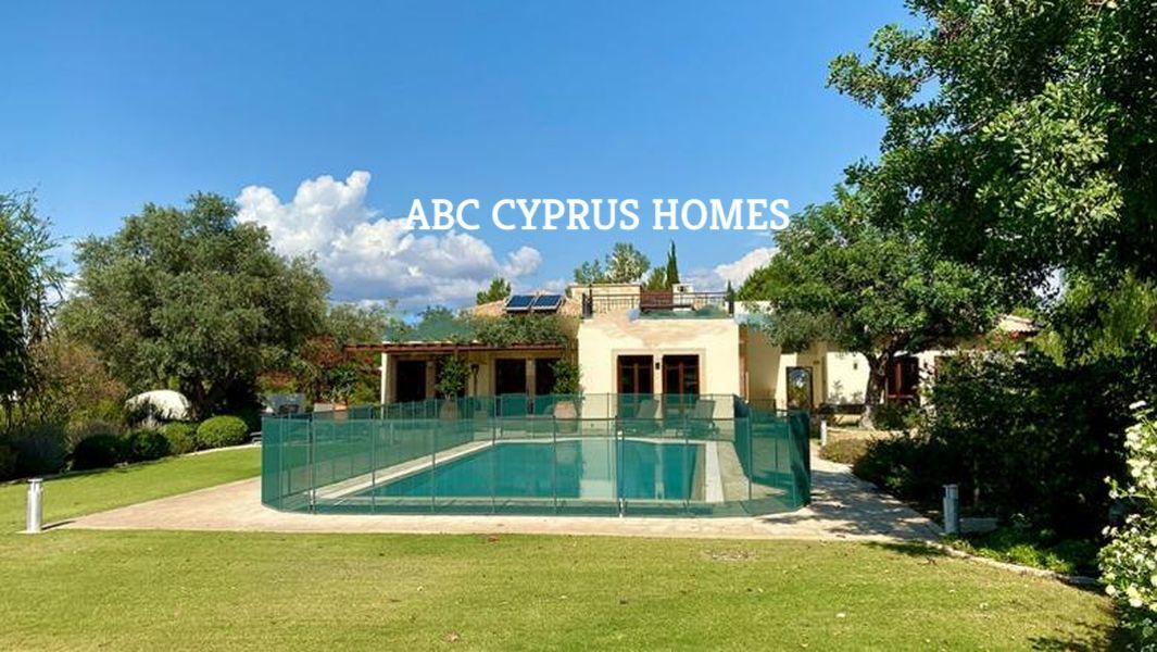 Villa à Aphrodite Hills, Chypre, 300 m² - image 1