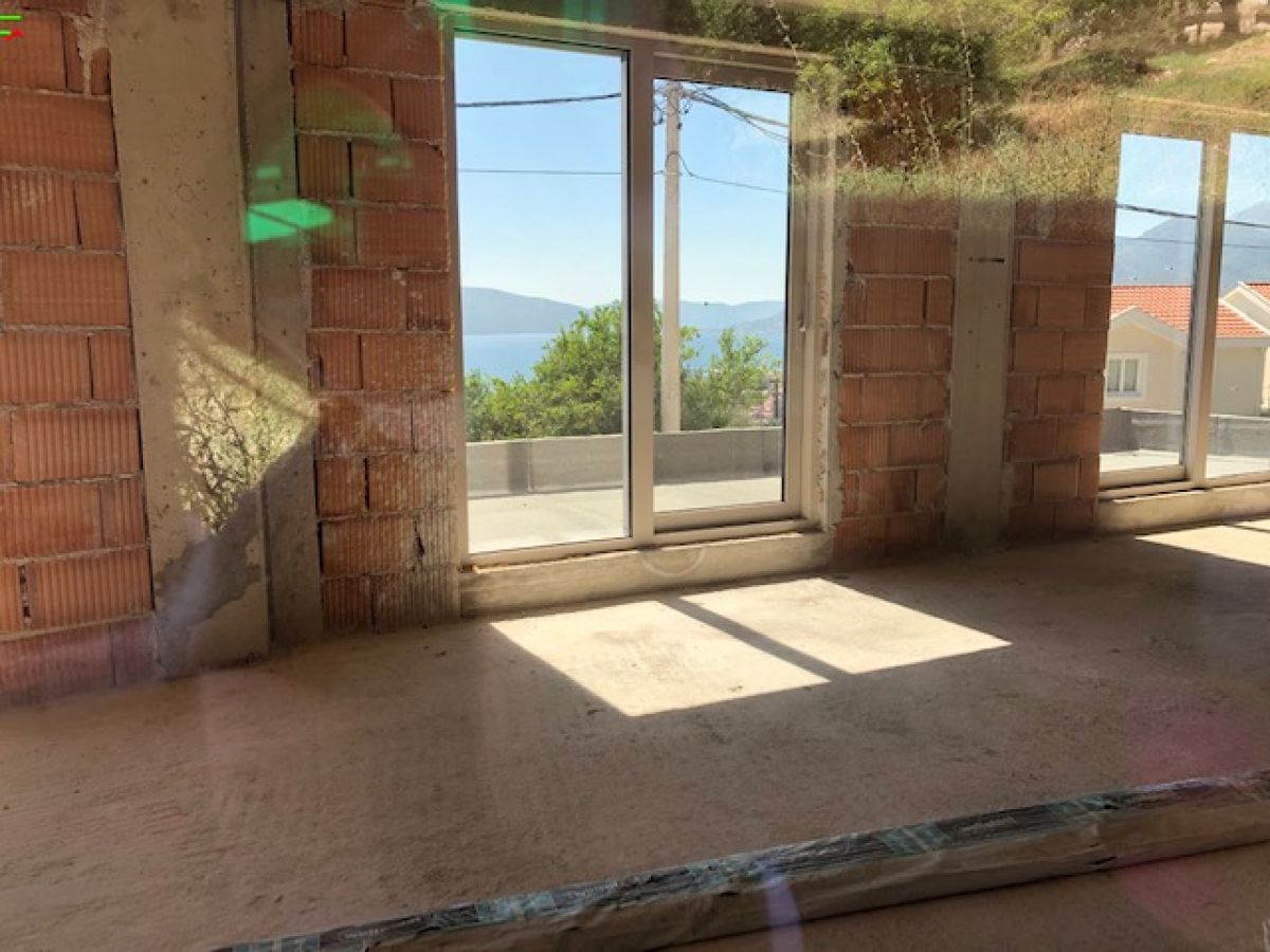 Casa a Tivat, Montenegro, 257 m² - foto 3