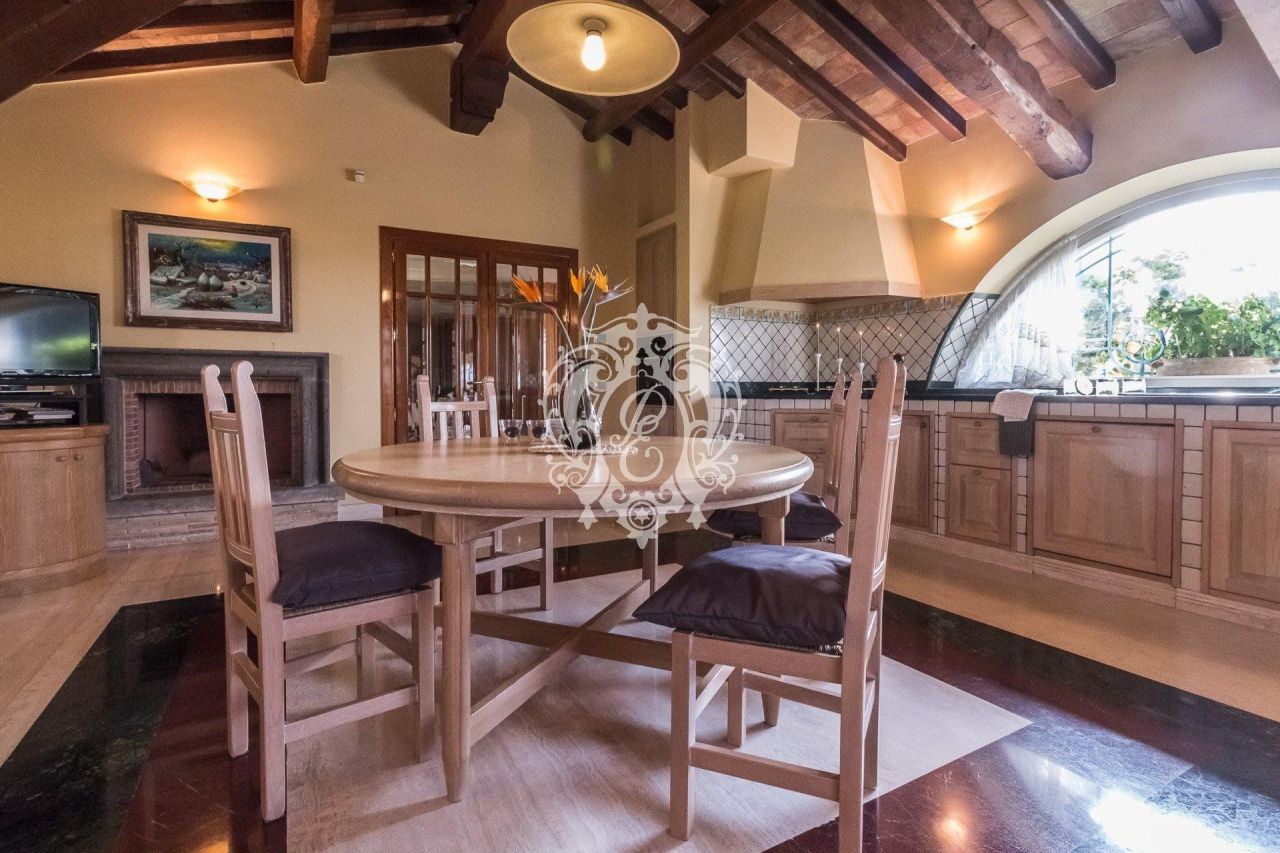 Villa en Roma, Italia, 770 m² - imagen 4