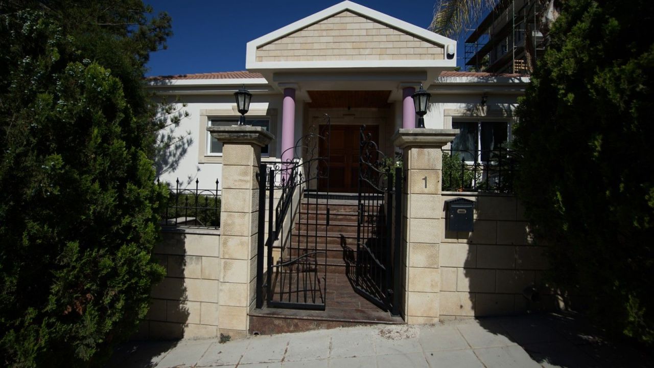 Villa in Limassol, Cyprus, 324 m² - picture 1