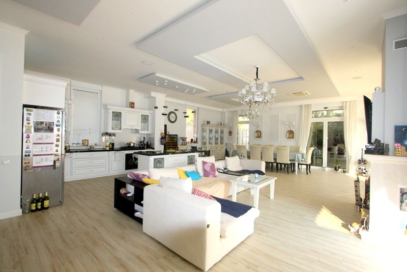 Villa in Denovici, Montenegro, 647 m² - picture 4