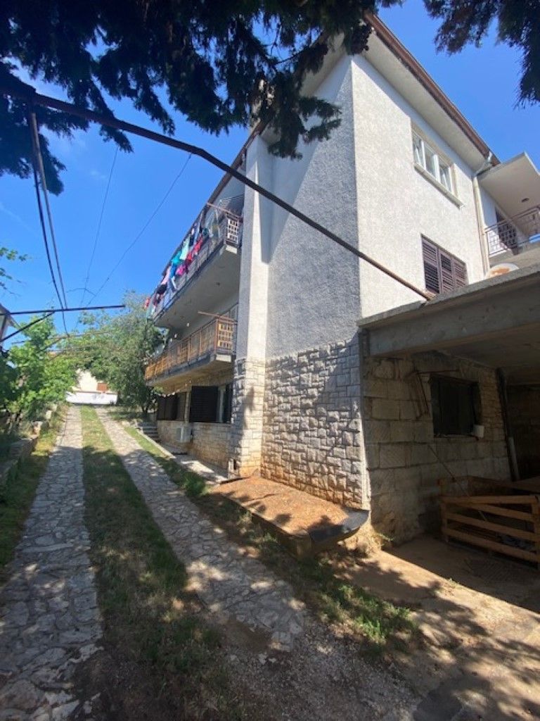 House in Pula, Croatia, 420 m² - picture 8